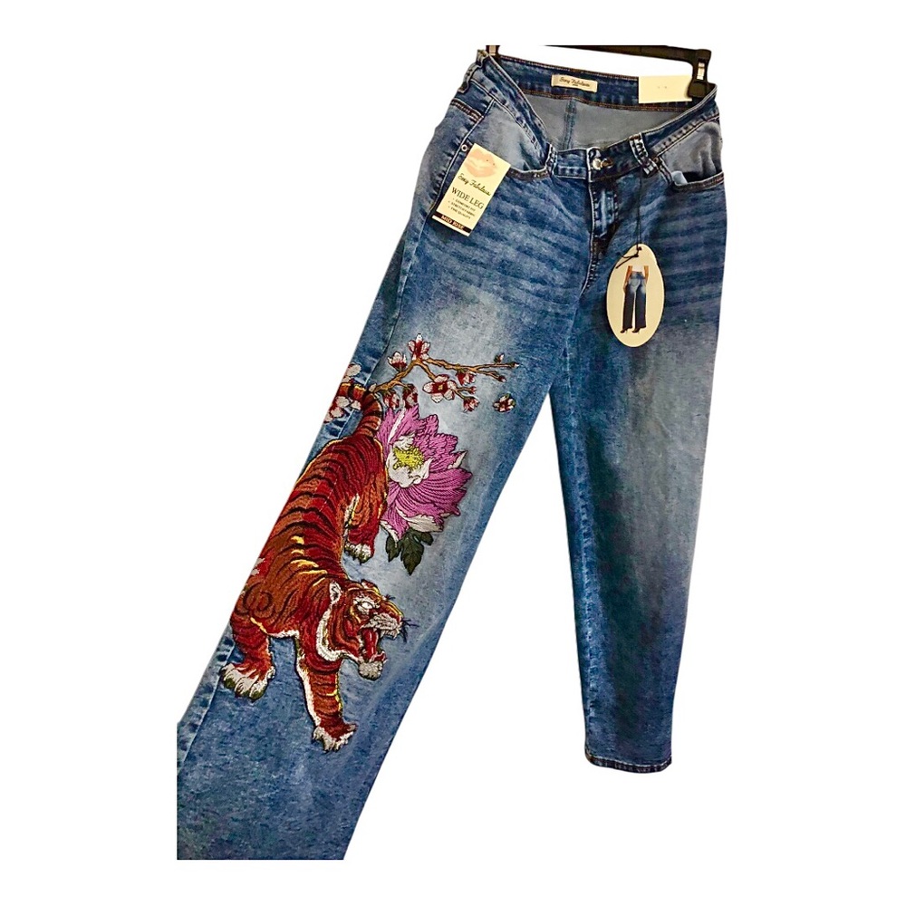 Red Tiger jungle cat Asian florals look embroidered jeans‎ size 9 brand new